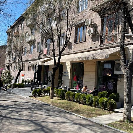 יירבאן Komitas Apartement מראה חיצוני תמונה